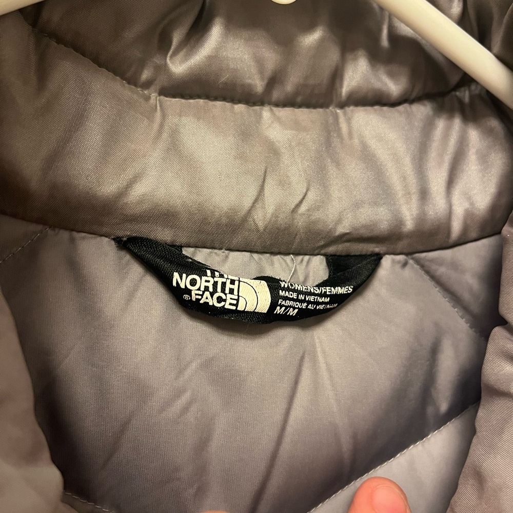 The North Face Silver Puffer Jacket - Picture 4 of 5